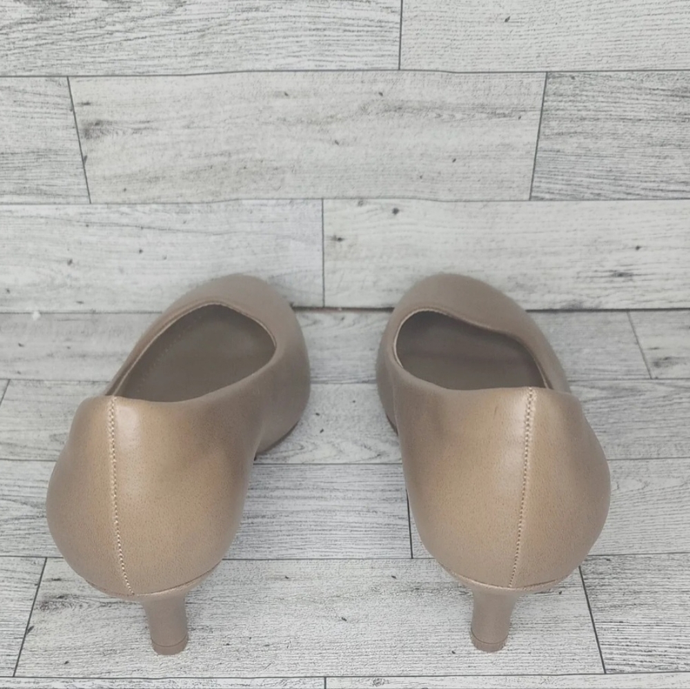 DREAM PAIRS Women's Luvly Low Heel Pump Shoes size 6
